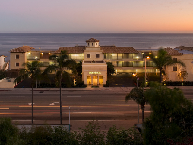 The Beach Is Also Home To The Malibu Beach Inn A Boutique Hotel Business Insider India