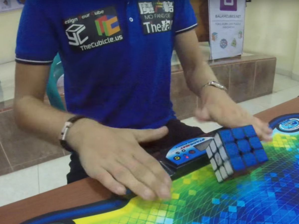 A Year Old From The Netherlands Just Set A New Rubik S Cube World Record Of 4 74 Seconds Business Insider India