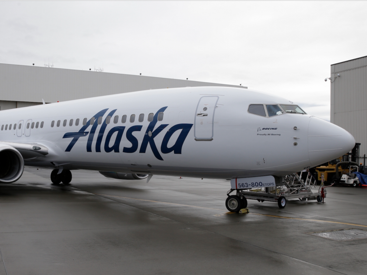 An Alaska Airlines jet was forced to land after a naked man locked himself  in a bathroom | Business Insider India