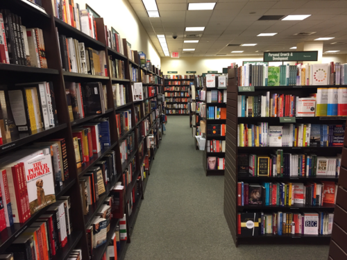 We visited Amazon and Barnes & Noble bookstores in New York City - and they revealed a depressing truth about the future of retail | BusinessInsider India