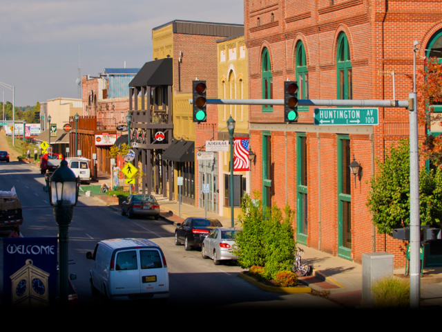 Main street america. Арканзас пригород. Джонсборо город. Арканзас улицы. Джонсборо минусы города.