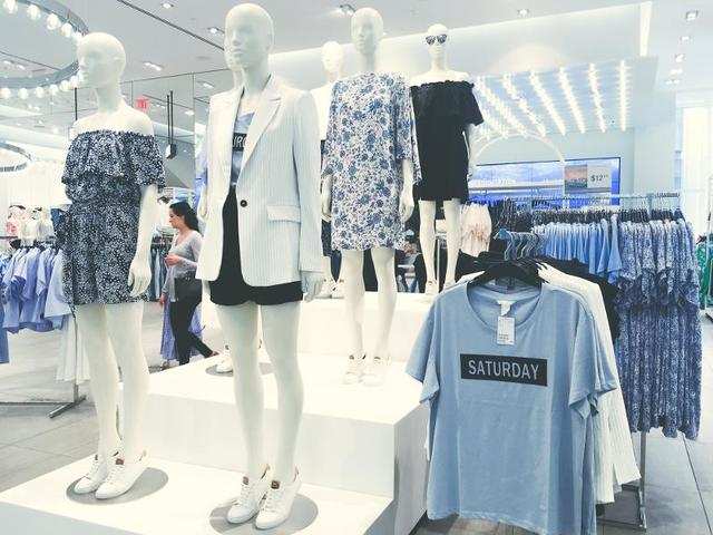 Retailer H&M makes lively debut at Governor's Square