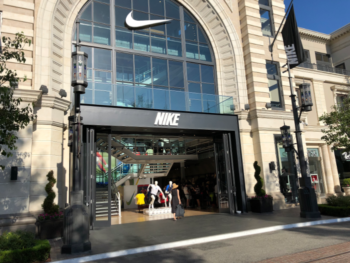 Nike store store in the grove