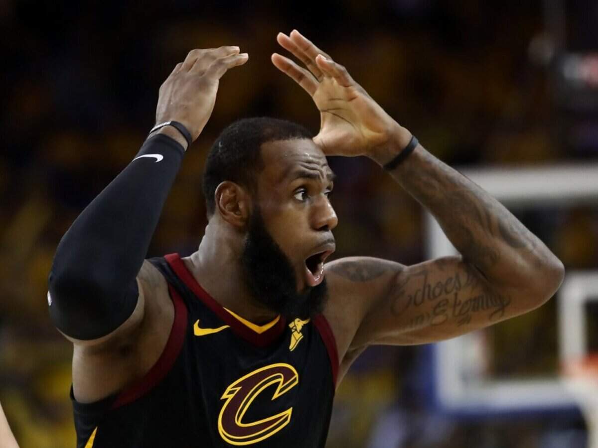 LeBron James made a funny threat after a Lakers teammate dropped a ridiculous pass in a scrimmage Business Insider India