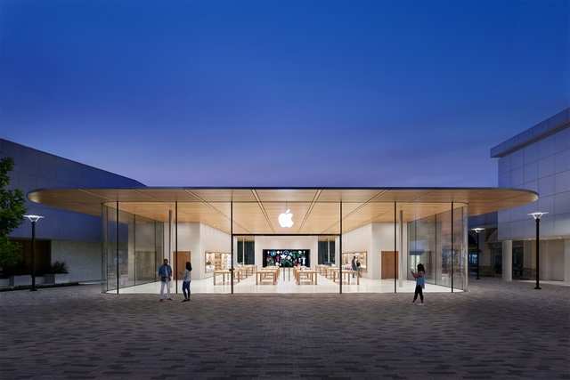 Sedak - Apple Retail Store Broadway – New York, USA