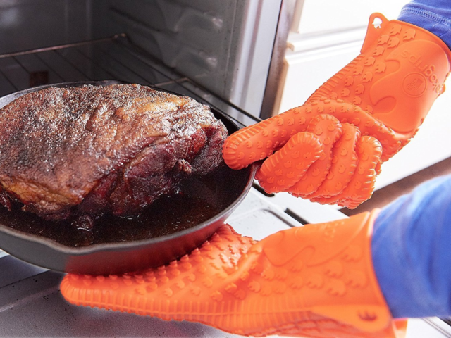 BBQ Gloves - Best gloves to use for cooking Barbecue
