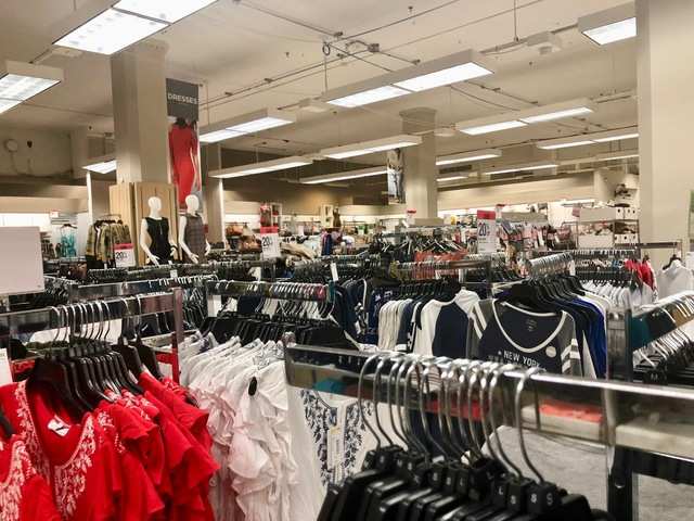 We shopped at Kohl's and JCPenney and both had real issues. Here's why I'd  rather shop at Kohl's anyway.
