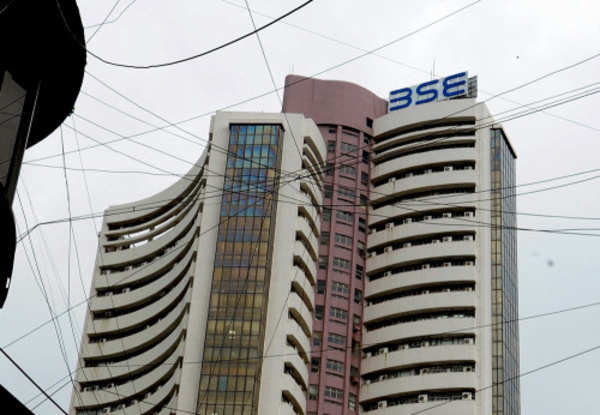 Sensex Falls By 141 Pts But Yes Bank Stock Price Rallies 8 Business Insider India