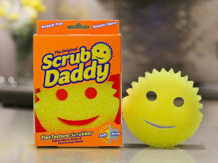 Scrub Daddy, Sponge Daddy - Dual Sided Sponge & Scrubber, Traditional  Shape, FlexTexture, Soft in Warm Water, Firm in Cold, Deep Cleaning,  Dishwasher