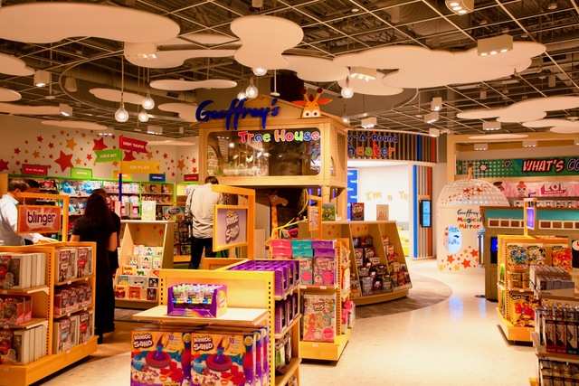 See inside the Toys R Us revival's first new store, where sensors track ...