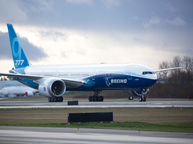 Boeing's enormous new flagship plane, the 777X, just flew for the first ...