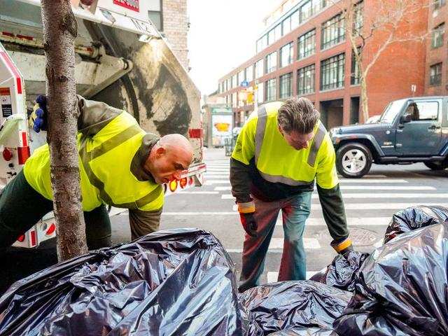 A Day In The Life Of New York Sanitation Workers, Who Get Up At 3:30 A ...