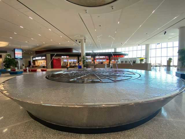 The 14 Coolest Features Of LaGuardia Airport's Huge New Terminal B ...