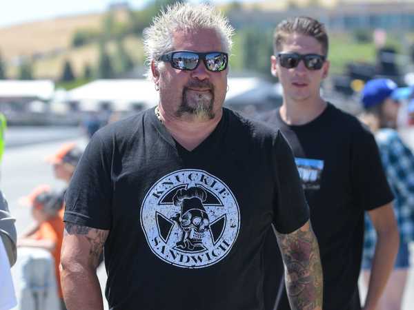 Guy Fieri Visited The California Glass Fire Base Camp To Help Feed First Responders Battling The Wildfire Business Insider India