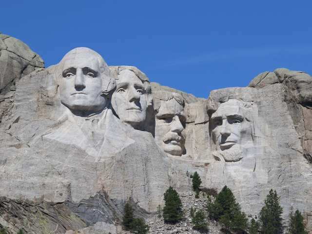 mount rushmore in keystone, south dakota, was carved into the