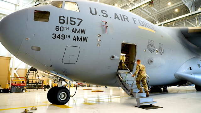 Why The $340 Million C-17 Globemaster III Became The Center Of ...