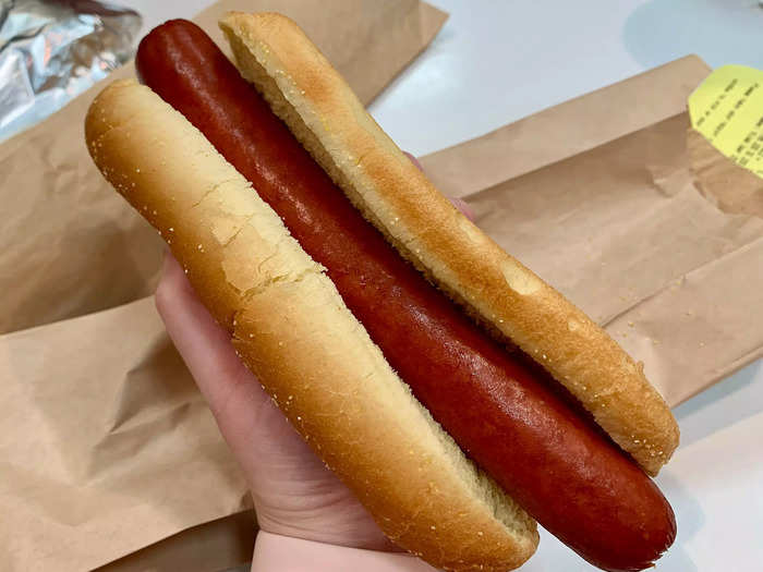 https://www.businessinsider.in/thumb/msid-92655764,width-700,height-525,imgsize-295052/even-though-ive-had-costco-hot-dogs-before-i-was-still-shocked-at-how-big-it-was-.jpg