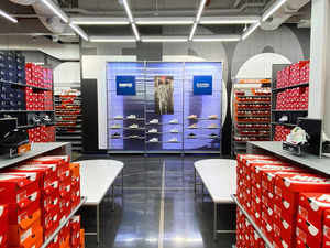 https://www.businessinsider.in/thumb/msid-95476581,width-300,height-225,imgsize-642480/I-toured-one-of-Nikes-new-Unite-concept-stores-and-now-I-only-want-to-shop-for-Nike-apparel-in-person-See-inside-.jpg