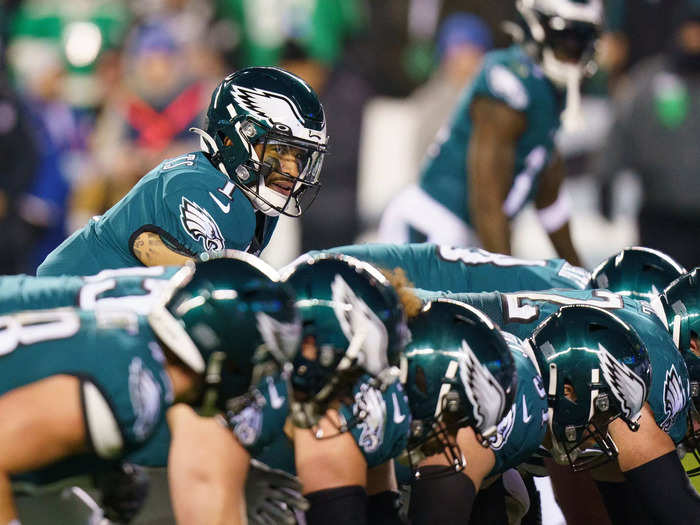 Carson Wentz chokes, Jalen Hurts dominates in Philadelphia Eagles revenge  game